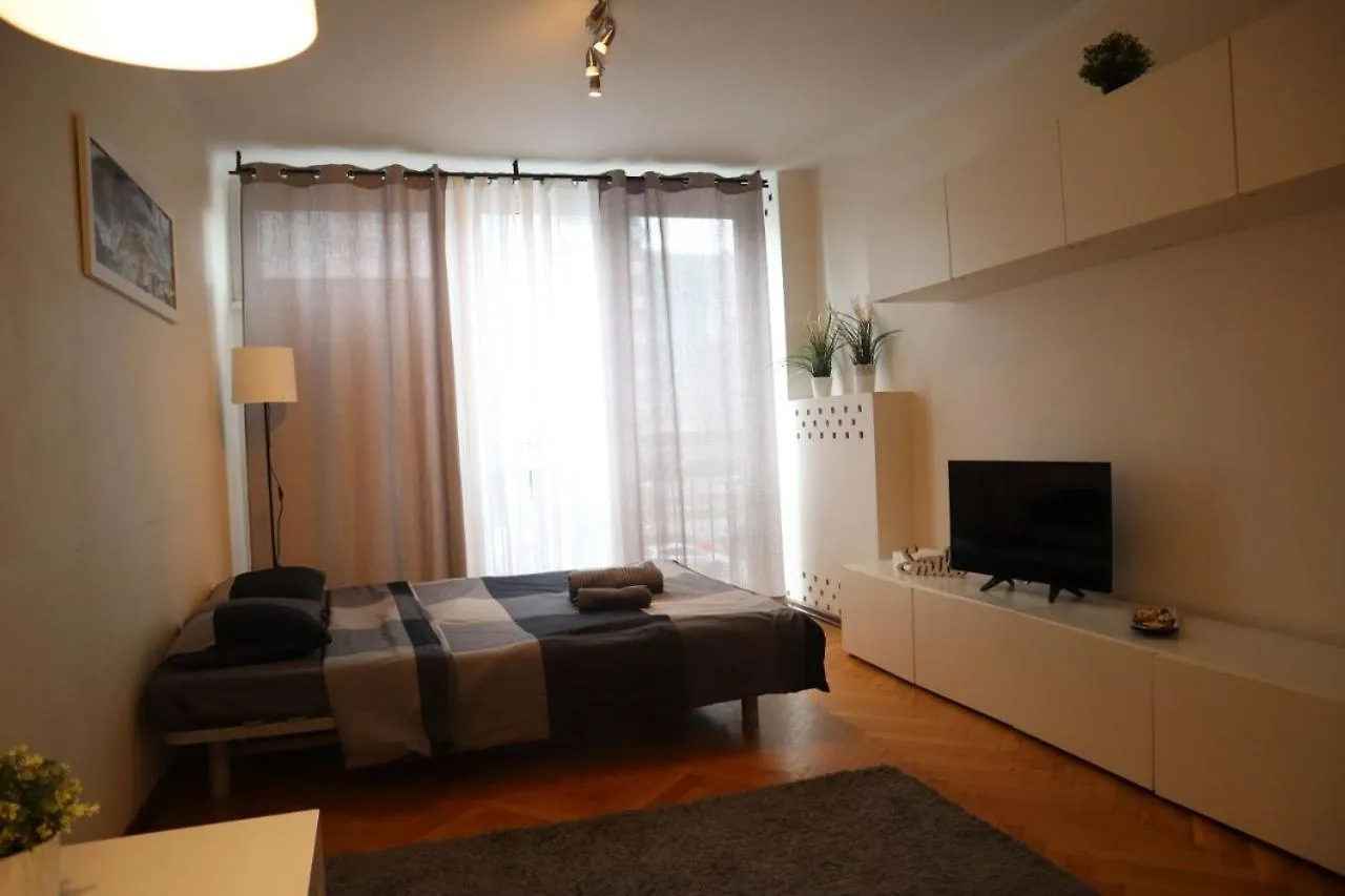 Apartament Samand Warszawa 0*,  Polska